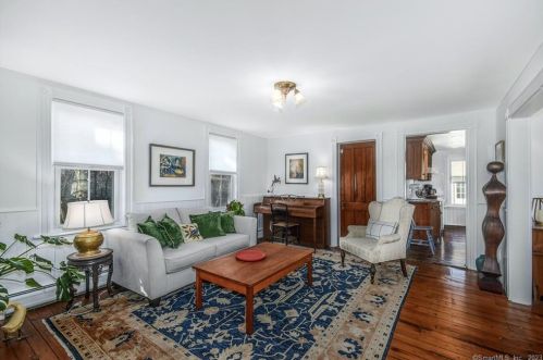 16 Burwell St, Norwalk CT  06854-4703 exterior