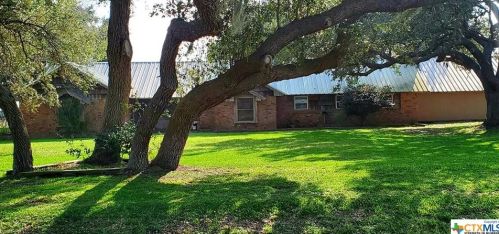 418 Beck Rd, Goliad, TX 77963-3873