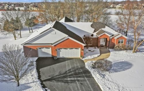 1251 Pheasant Ct, Pingree Grove, IL 60140-7405