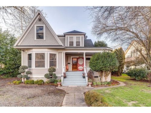 767 Corby St, Woodburn, OR 97071-3814