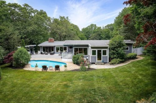 26 Grey Hollow Rd, Norwalk CT  06850-1305 exterior