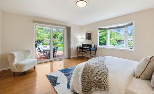 911 Echo Dr, Los Altos CA  94024-4874 exterior