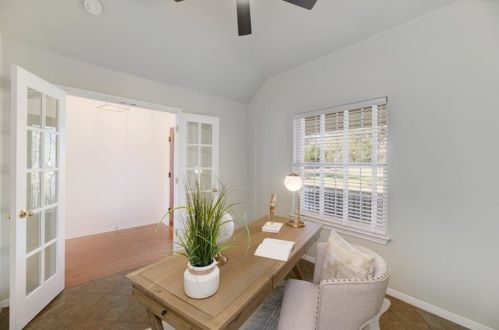 9915 Derecho Dr, Austin TX  78737-1027 exterior