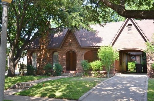 2711 Greene Ave, Fort Worth TX  76109-1112 exterior