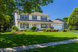 680 Blackhawk Dr, Batavia, IL 60510-4100