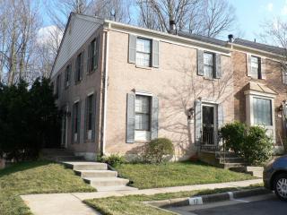 6017 Heathwick Ct, Springfield VA  22015-3237 exterior