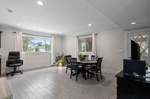 35 Mast St, Goffstown, NH 03045-1712
