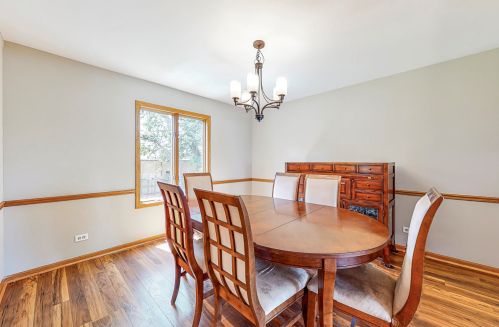 8143 Oak Ln, Niles IL  60714-2720 exterior