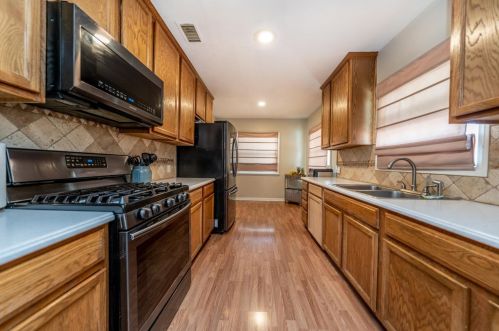 5318 Rochester St, Riverside CA  92504-2136 exterior