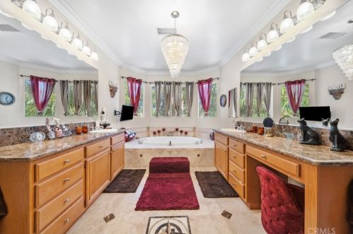 11364 Pondhurst Way, Riverside CA  92505-3471 exterior