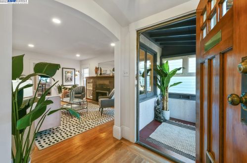2205 Sacramento St, Berkeley, CA 94702-1906