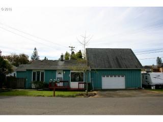 481 Meadow Ave, Roseburg OR  97470-5439 exterior
