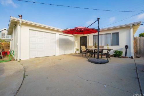 3210 134th Pl, Hawthorne CA  90250-6319 exterior