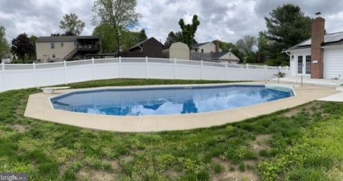 2102 Belgian Ct, Fallston MD  21047-1644 exterior