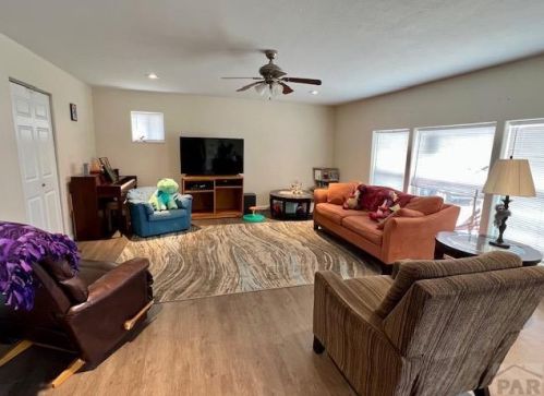 484 Clarion Dr, Pueblo CO  81007-2317 exterior