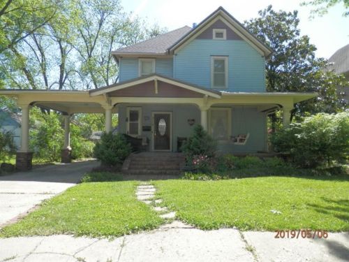 315 Cottonwood St, Iola, KS 66749-2401