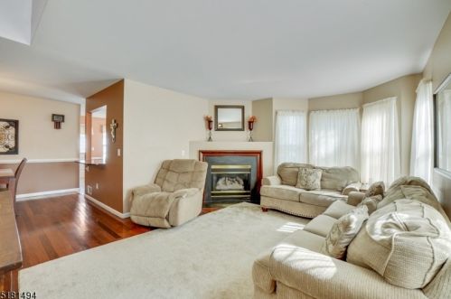 1006 Appleton Way, Whippany, NJ