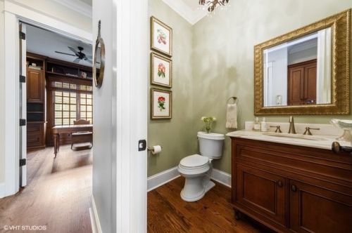 34 Gilbert Ave, Willowbrook IL  60514-1140 exterior