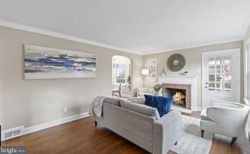 7 Schuyler Rd, Silver Spring, MD 20901-4919