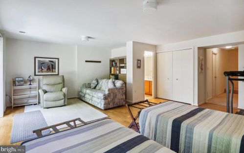 4 Casino Ct, Silver Spring MD 20906-5953 exterior