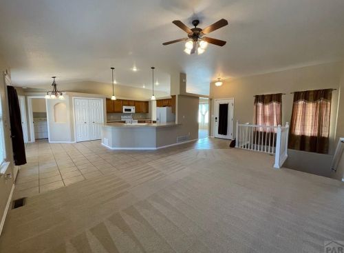 579 Watermelon Dr, Pueblo, CO 81007-2817