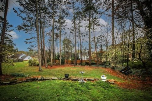 2872 Clearbrook Dr, Marietta, GA 30068-3125