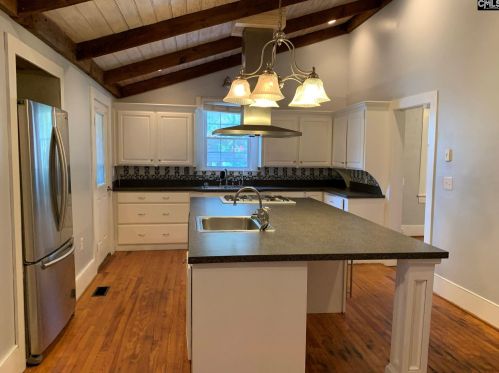 301 Court Ave, Cayce-West Columbia SC  29169-7621 exterior