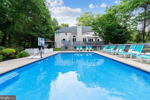 4 Shawnee Dr, Wenonah, NJ 08090-1959