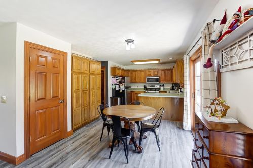 5253 Hearthstone Dr, Springfield OH  45502-8364 exterior