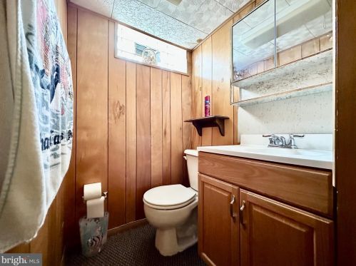 1113 Hunting Park Ave, Philadelphia PA 19140-2830 exterior