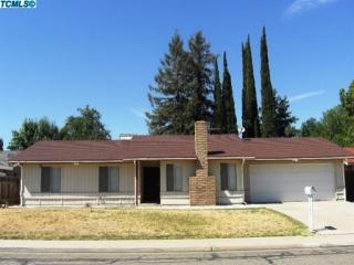 218 Ashland Ave, Visalia, CA 93277-6703