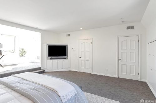 2255 Clay St, San Francisco CA  94115-1929 exterior
