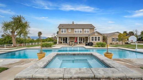 1862 Bradley St, Riverside CA 92504-5435 exterior