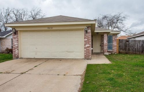 10632 Shadywood Dr, Fort Worth, TX 76140-5464
