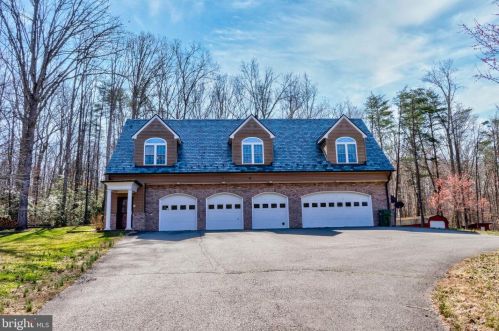 30 Quiet Woods Dr, Fredericksburg, VA 22406-5369