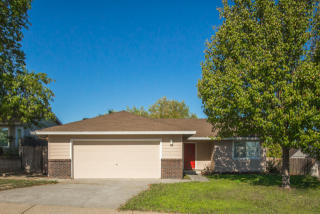 336 Springer Dr, Redding, CA 96003-4533
