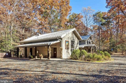 2139 Colts Neck Ct, Herndon VA  20191-1841 exterior