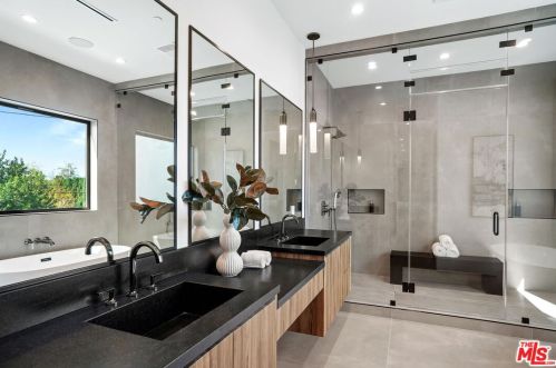 4736 Burnet Ave, Van Nuys CA  91403-2412 exterior