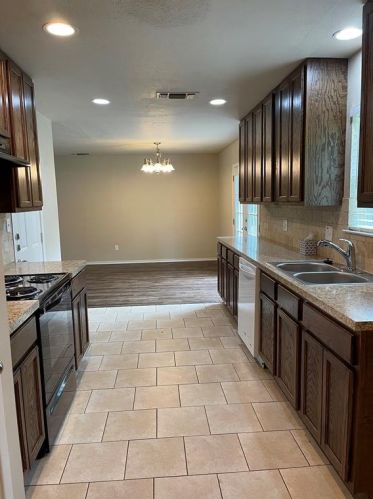 1112 Cozby St, Fort Worth TX  76126-3308 exterior