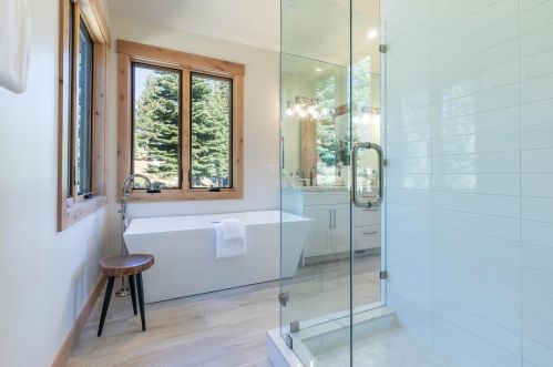 11768 Rhineland Ave, Truckee CA  96161-7069 exterior