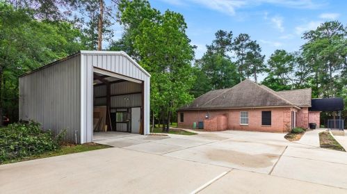 15720 Kuykendahl Ct, Conroe TX  77384-3560 exterior