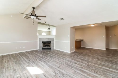 516 Hollyberry Dr, Midlothian TX  76063-3641 exterior