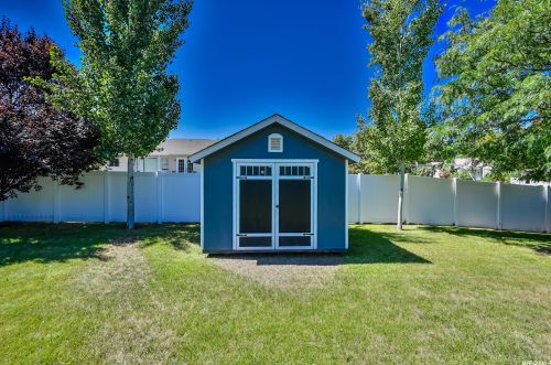 9242 Targhee Dr, Taylorsville UT 84088-6360 exterior
