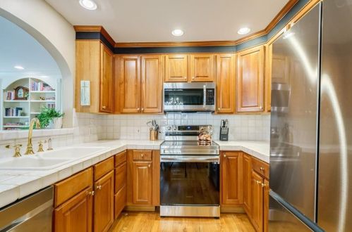 101 Bainbridge Dr, Atlanta GA  30327-4269 exterior