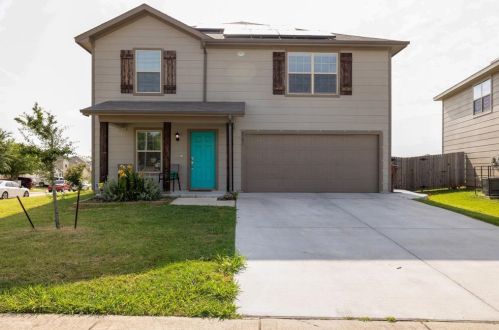 2901 Las Cruces Dr, Fort Worth, TX 76119-2659