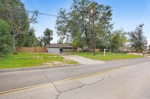 1230 Bradley St, Riverside, CA 92506-5434
