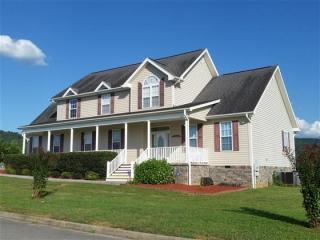 2819 English Hills Dr, Pigeon Forge, TN 37876-2384