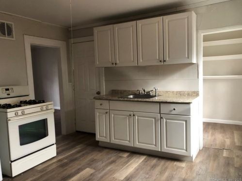 60 Alder St, Waterbury, CT 06708-3507