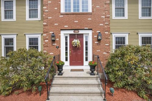 18 Canterbury Ln, Southington, CT 06489-4600