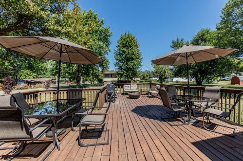 1025 Clark St, Hollowayville, IL 61356-1000